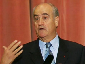 Julian Fantino, the former top cop for both Toronto and Ontario, speaks in Toronto on Tuesday, Oct. 12, 2010.