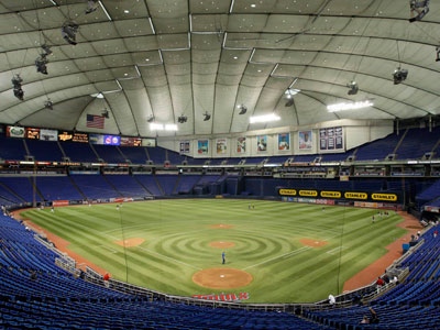 The Moment the Metrodome Roof Collapsed