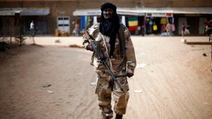 Mali France troops seize control airport Kidal