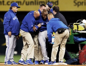 Blue Jays' Jose Reyes suffers ankle injury