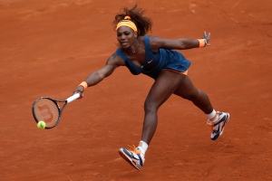 Serena wins opening match at French Open