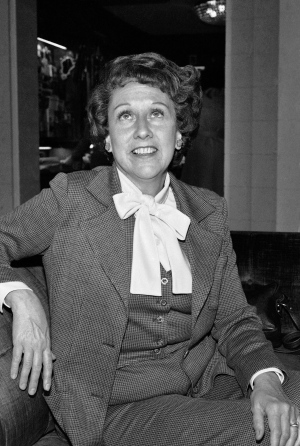 Jean Stapleton dead at 90