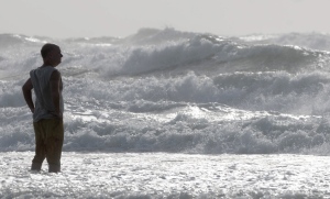 Tropical Storm Andrea moves up East Coast