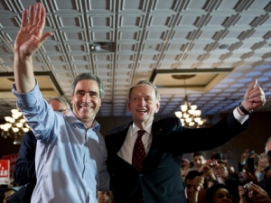 Liberal Leader Michael Ignatieff and former prime minister Jean Chretien take the stage during a rally Wednesday, April 27, 2011 in Toronto. THE CANADIAN PRESS/Paul Chiasson