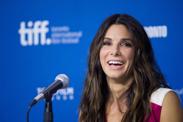 Bullock: 'Gravity' acting was like Cirque du Solei