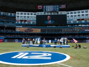 Jays retire Roberto Alomar's No. 12 in ceremony