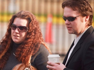 James Goris, right, and Tara McDonald, the mother of Tori Stafford, arrive at the court in Woodstock, Ont. on Friday, April 30, 2010. (Geoff Robins / THE CANADIAN PRESS)