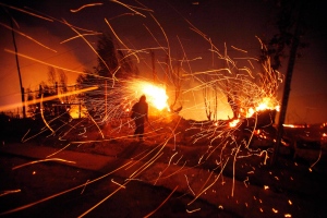 Forest fires destroy homes in Valparaiso, Chile