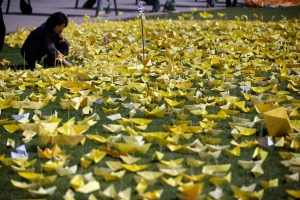 30 still missing after South Korea ferry tragedy