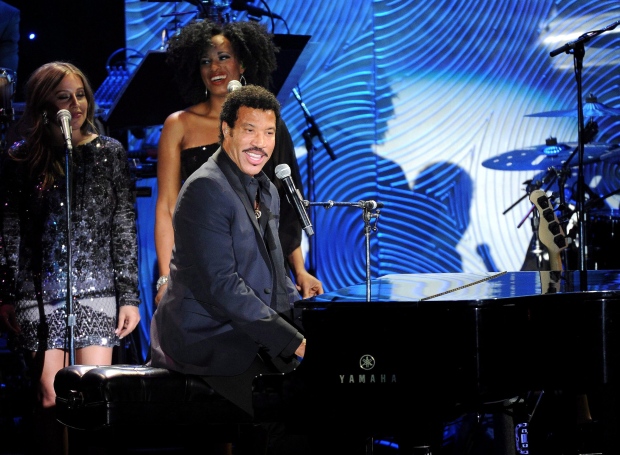 Lionel Richie recalls early dislike for "hello"