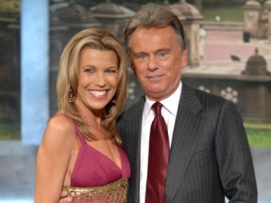 Co-host Vanna White and host Pat Sajak make an appearance at Radio City Music Hall in New York, Saturday, Sept. 29, 2007, for a taping of celebrity week on "Wheel of Fortune." (THE CANADIAN PRESS/AP-Peter Kramer)