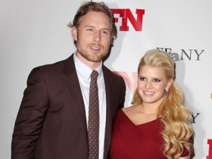 Jessica Simpson Pregnant and Naked for Elle; Reveals Baby Gender