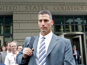 Former Major League Baseball pitcher Andy Pettitte leaves the Federal Court in Washington, Wednesday, May 2, 2012, after testifying in Roger Clemens' trial. (AP Photo/Haraz N. Ghanbari)