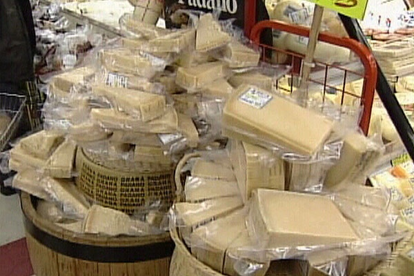 Quebec's cheese industry will get a multi-million dollar aid package to help cope with the recent Listeria crisis.