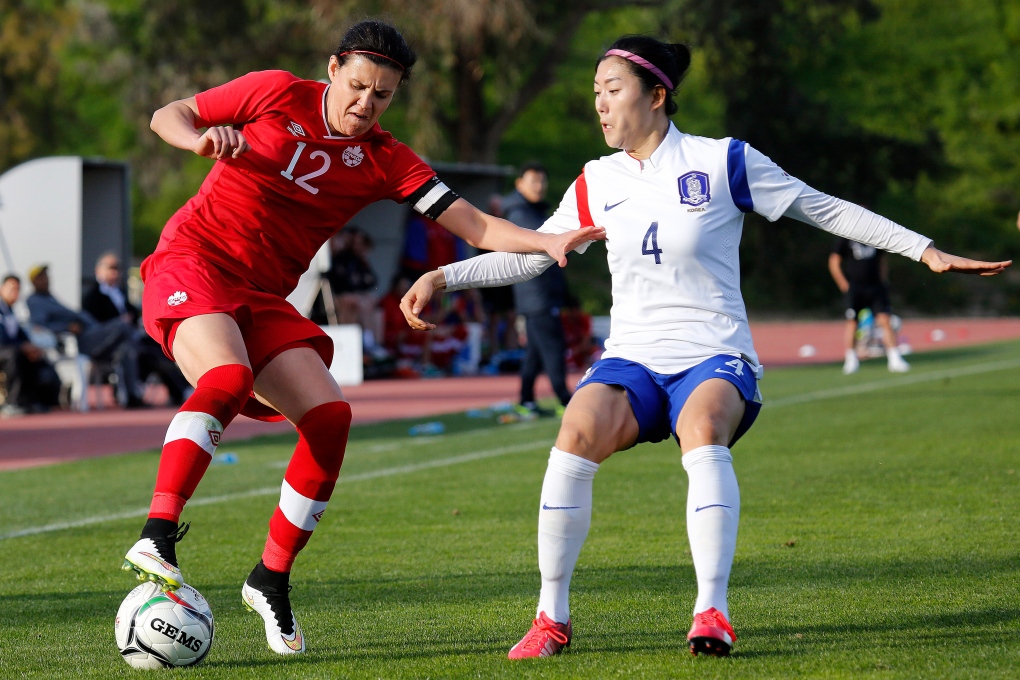 Christine Sinclair still 'waiting' after Canada men's star inks jersey deal