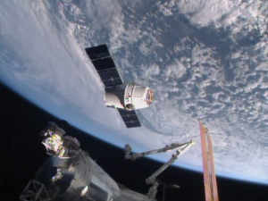 SpaceX Dragon-6 space station delivery