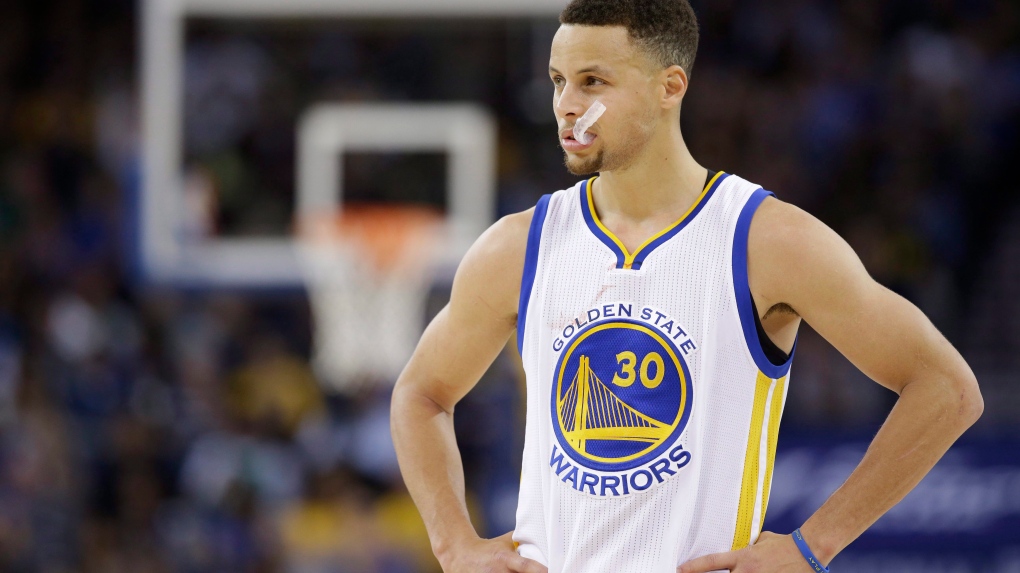 Warriors' Stephen Curry to miss at least 2 weeks with sprained ankle