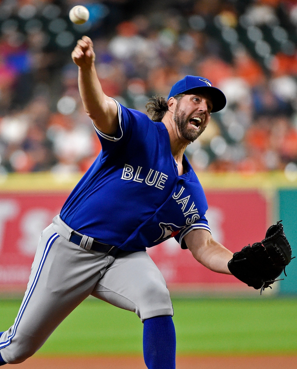 Marco Estrada, Ryan Goins lead Blue Jays over Yankees