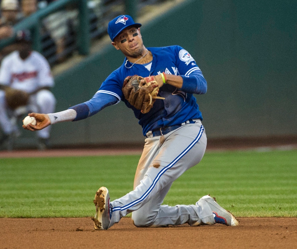 Blue Jays' Ryan Goins back in lineup after injuring left forearm