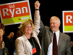 Hamilton East MPP Andrea Horwath at the CUPE Ontario convention in Toronto on Saturday, May 29, 2004.(THE CANADIAN PRESS / Andrew Vaughan)