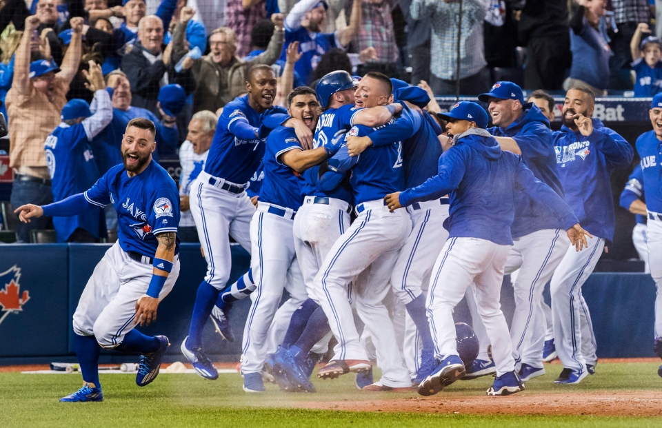 Blue Jays sweep Rangers with Game 3 win