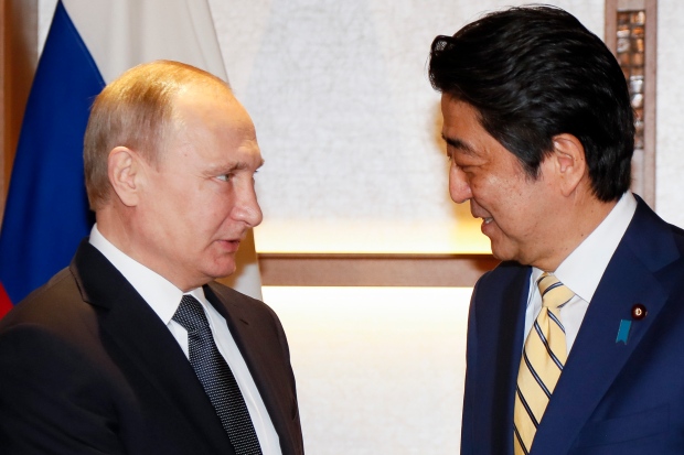 Abe, Putin