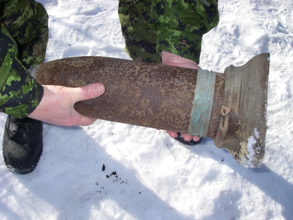 A Hazelton, B.C., resident unearthed this WW1 artillery shell after demolishing a small shed in his yard on February 25, 2009. (19 Wing)