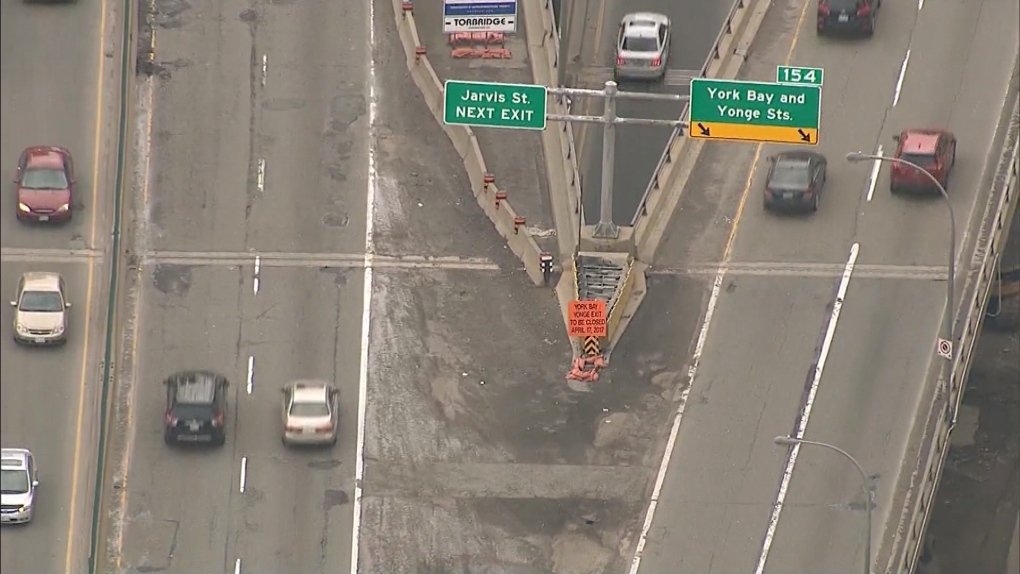 Gardiner off ramp ramp to York Bay Yonge closure CP24