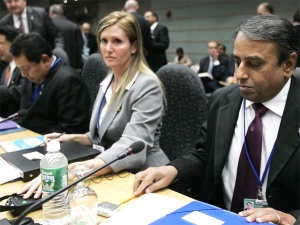 Secretary of State for Foreign Affairs and International Trade Helena Guergis attends the 2007 International Monetary Fund and World Bank spring meetings in Washington on April 15, 2007. (AP / Manuel Balce Ceneta)