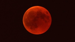 complete lunar eclipse,
