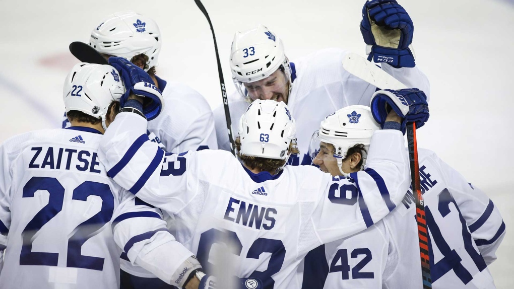 Tyler Bertuzzi records hat trick as Maple Leafs beat Avalanche 4-3