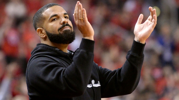 Drake将通过赠送炸鸡三明治来庆祝37岁生日