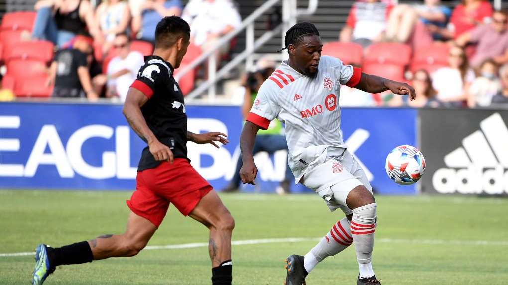 Toronto FC re-sign goalkeeper Alex Bono to contract extension