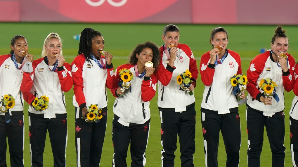 With Olympic gold, Sinclair and Labbé call for professional women's soccer  team in Canada