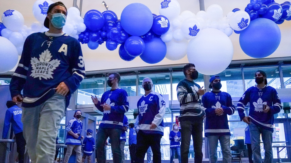 Toronto Maple Leafs welcome near-capacity crowd for first time