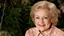 Actors, comedians and President Biden react to Betty White's death ...