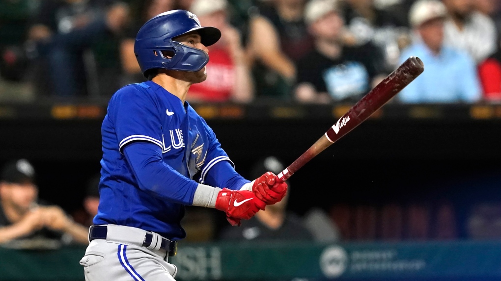 Andrew Vaughn gets 4 hits as White Sox beat Blue Jays 8-7