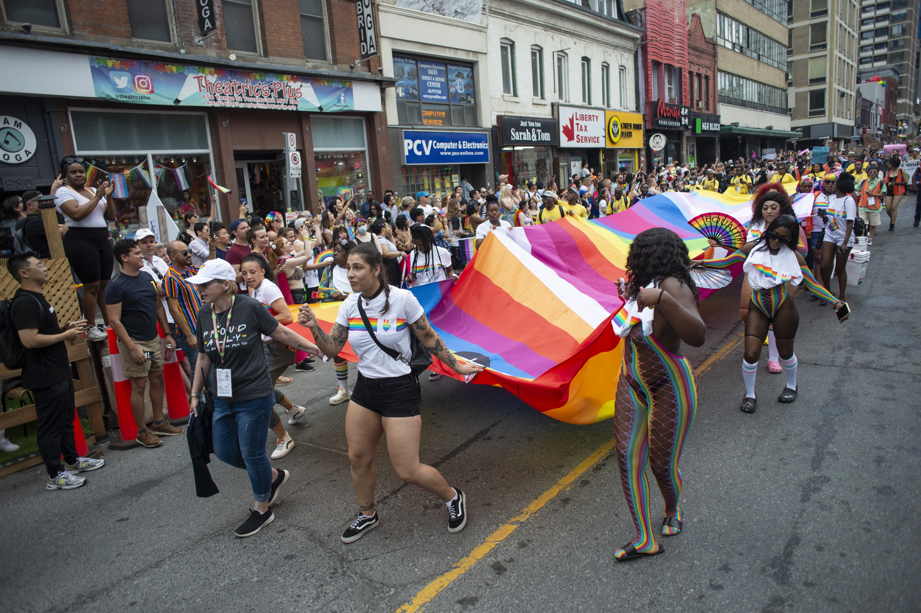 pictures of toronto gay pride parade