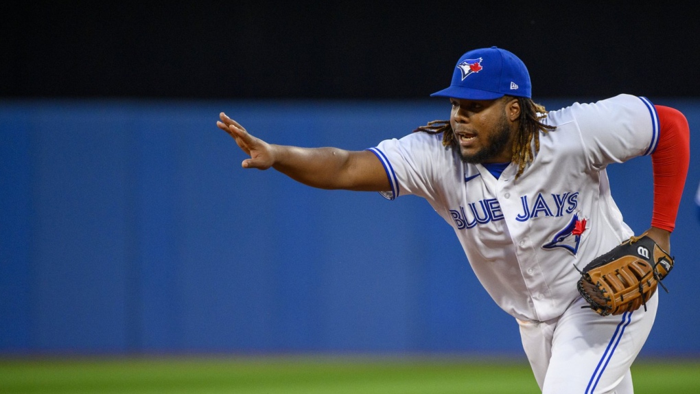 Blue Jays Gold Glover Goes Full Extension to Make One of the Best