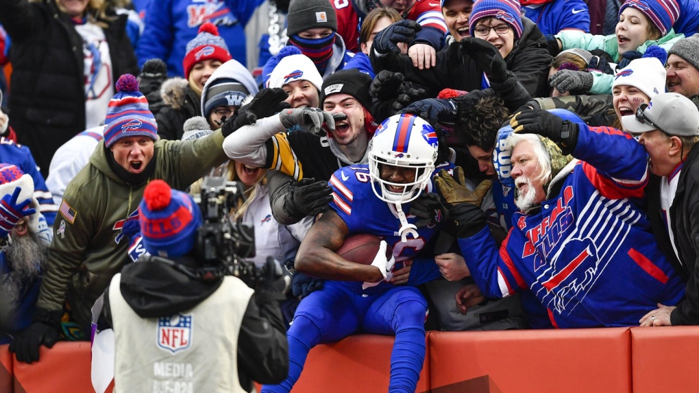 Damar Hamlin received a warm welcome into Buffalo Bills training camp ❤️