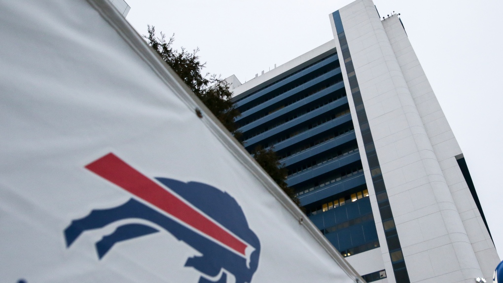 Medical staff who treated Buffalo Bills' Damar Hamlin get key to the city  in Cincinnati