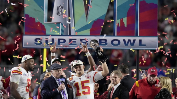 Super Bowl 2023 score: Chiefs top Eagles 38-35 with late Mahomes magic