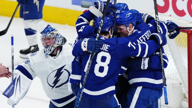 Tavares scores hat trick, Leafs thump Lightning 7-2 in emphatic Game 2  response