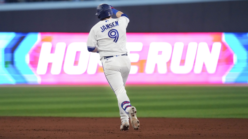 Jansen launches 2 home runs as Blue Jays batter White Sox for 3rd