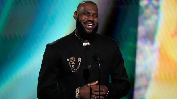 At ESPYS, LeBron James says he will play for Lakers in upcoming season ...