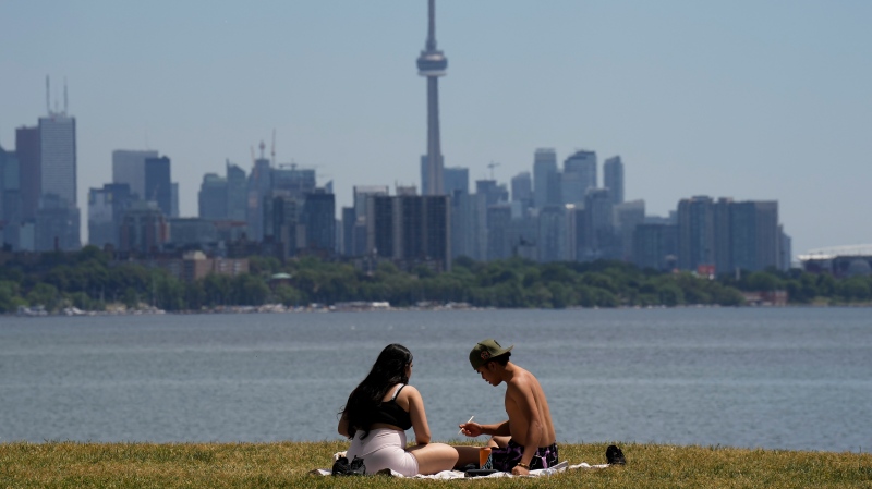 Toronto to see ‘hot, hazy, and humid’ weather next week: meteorologist
