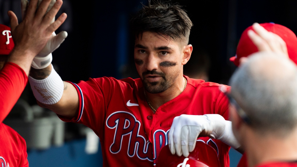 Kyle Schwarber, Nick Castellanos come up big for Phillies in 8-4