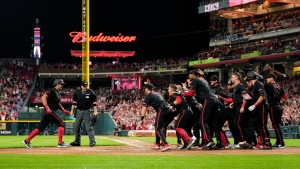 Cincinnati Reds' playoff hopes take another hit in 4-3 loss to Cards