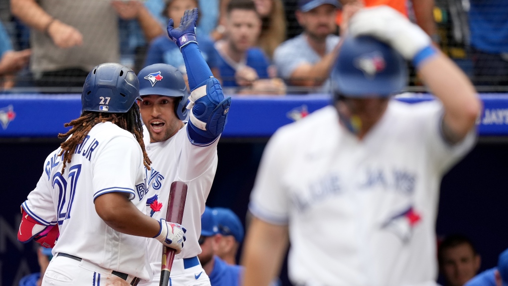 Blue Jays' bats stay hot, Red Sox go silent as Toronto completes sweep