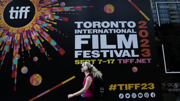 电影制片人和名人们要求多伦多国际电影节（TIFF）因环境问题而终止与赞助商皇家银行（RBC）的合作